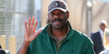 Hochgestellter Kragen: Wie Colman Domingo den Preppy-Look neu definiert