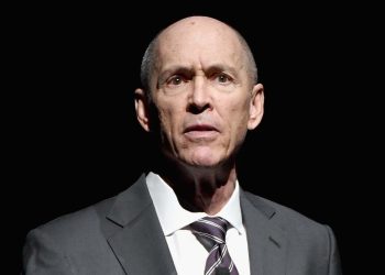 Chris Aronson verklagt Paramount nach Entlassung auf Millionen-Entschädigung