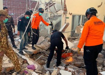 Schweres Erdbeben der Stärke 7,7 trifft indonesische Insel Flores