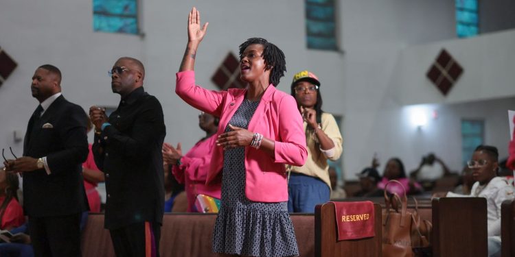 Überraschung in Florida: Progressiv-Sozialistin Angie Nixon gewinnt Senats-Vorwahl